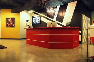 RED STELLA SALON – Medium