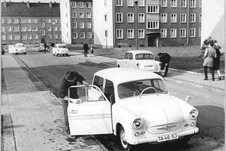 Alt text: Three brothers defying the Berlin Wall at night with a homemade ropeway, ultralight mini-helicopter and improvised raft #BerlinWall #DDREscape #BetkeBrothers #ColdWar #Freedom