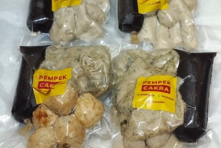 Pempek Cakra Frozen Food Packaging; Vacuum Pack Pempek Cakra; Pempek Cakra Agen Frozen Food Tangerang Indonesia