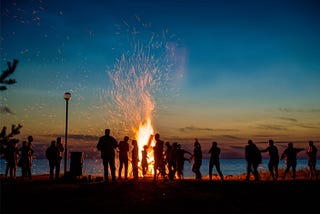 Celebrating Bonfire Night—— A community guide