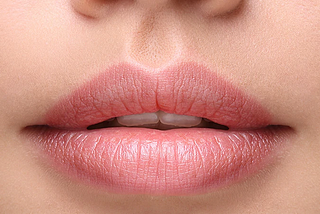 How to get pink lips naturally?