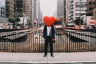 Em tempos de ódio é importante lembrar de praticar o amor.