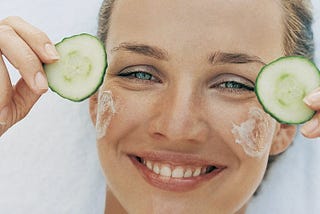 5 natural ingredients to fight dark circles and puffiness