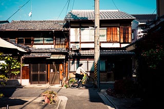 [9 Tips] How to Take Attractive Street Photography