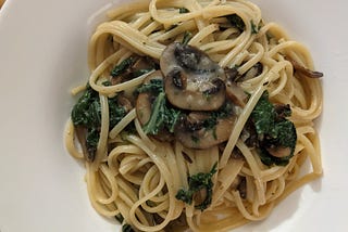 Last minute creamy vegan mushroom and kale pasta