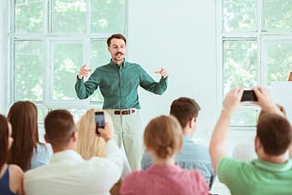 Top Tips for Confident Public Speaking: From Anxiety to Engagement