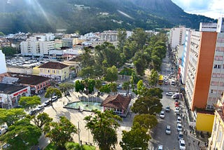 Prefeito Blogueiro, Povo Revoltado: a realidade de Nova Friburgo por trás dos posts do Instagram