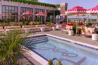 Stay at Dolly Parton Hotel Nashville: A Must for Solo Travelers