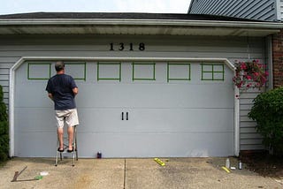 How To Spot The Right Garage Door Repairs In Bankstown?