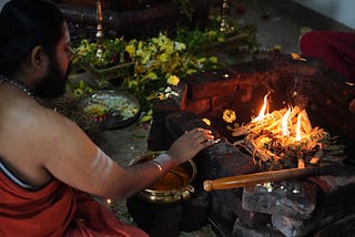 Sri Sai Aascharyanandha performing fire rituals at shambavi peetam