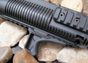 Tactical forend for Remington 870