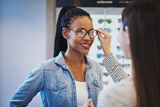 Important Tips to Choose the Right Eyeglasses