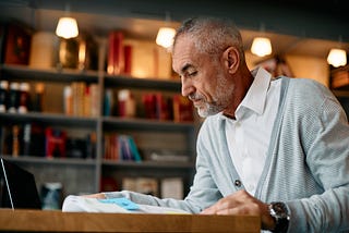 Breaking Down Online Learning Platforms: Finding the Right Fit for Seniors