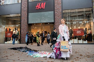 The fashion industry at the expense of “our” world