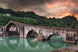 Il Ponte del Diavolo (Borgo a Mozzano, Lucca).