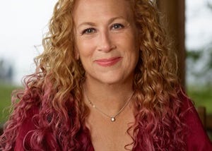 Picture, Jodi Picoult, https://www.jodipicoult.com/