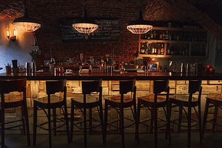 Топ-10 секретных баров и ресторанов Петербурга