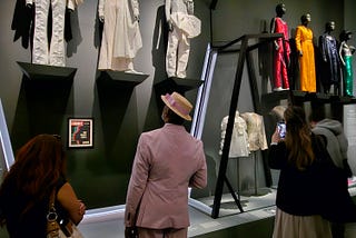 Statues, Style, and Subversion