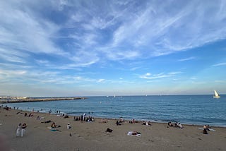 The beaches in Barcelona are so beautiful & alive!!