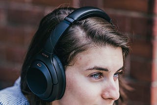 The Harmony of Silence: How AI-Powered Noise-Canceling Headphones Amplify the Power of a Single…