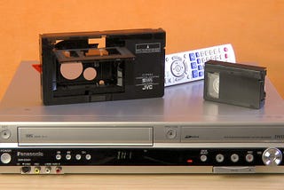 Panasonic VHS+DVD recorder with built-in time base corrector — DMR-ES35V