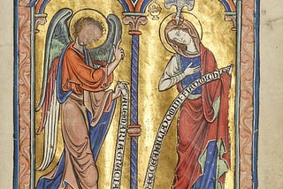 Angel Gabriel and Virgin Mary stand under adjacent trefoiled arches topped by pointed gables. Angels with large wings and cropped at their waists hold crowns in the top left and top right corners. Between the gables, an angel dangles a thurible close to Mary’s head, where a dove ‘speaks’ in Mary’s ear. Gold background with blue and orange rectangular border all around.