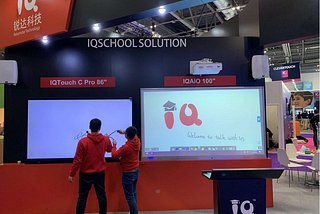 5 Ways IQ Interactive Touch Screen Displays Improve Education