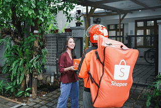 Shopee Perkenalkan Kemudahan Baru “Jaminan Tepat Masa” untuk Pembeli dalam Talian