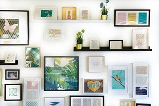 ‘Je Ne Sais Quoi’: The Secret to Getting French-Style Gallery Walls