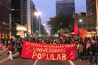 Nas ruas pelo movimento estudantil revolucionário!