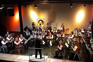 Muziekvereniging Eendracht bereidt concert om de zorg te bedanken