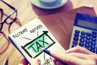 How do independent contractors get taxed in the UK?