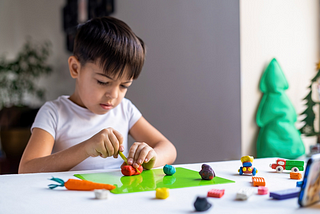 Playdough Sebagai Media untuk Meningkatkan Motorik Halus Anak? Bagaimana Bisa?