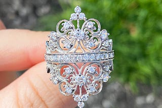 Why Women Prefer Customized Jewelry?