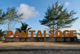 Keindahan Sore Hari yang Menawan di Pantai Soge, Pacitan