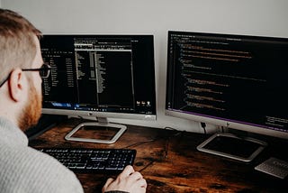 Building real-time data processing pipelines on AWS with AWS Kinesis