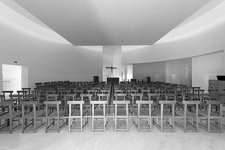 Tierra y Cielo.
La iglesia en Saint-Jacques-de-la-Lande, Rennes. Álvaro Siza