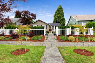 Vinyl Fencing: A Sturdy Barrier with Timeless Appeal