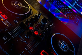 6 tips for the beginner dj to keep in mind when buying your first DJ controller