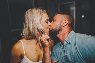 5 Type Of Kisses Most Cultures Are Against Before Marriage, And Why They Might Be Right.