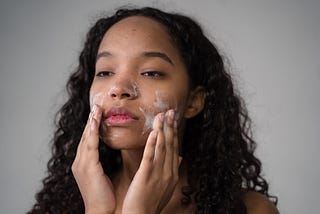 3 Basic Skincare Routine Steps that We Must Follow