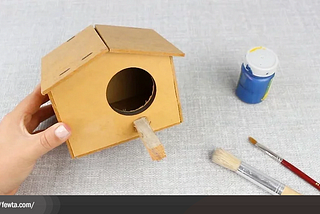 How to Decorate a Bird House