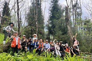 山水｜Bushwhacking and workshopping: Creating hiking trails in China’s Giant Panda National Park