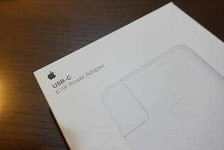 MacBook ProのACアダプターだけ先に届いた