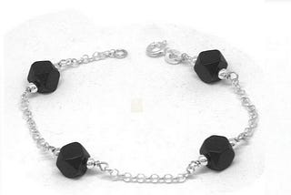 The Allure of Cuba Azabache Jewelry: Tradition Meets Style