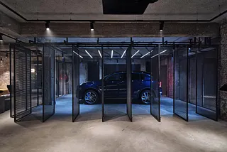 [EN] The automotive industry needs to restage its spaces