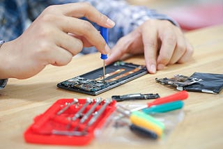 Used Tech and Gadget Repair Businesses Are Booming Right Now