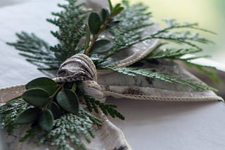 christmas holiday gift box with fresh greenery, time travel | © pockett dessert photography