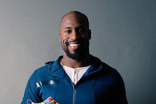 Sports Stars Making a Social Impact: Vernon Davis is helping to promote art education and art…