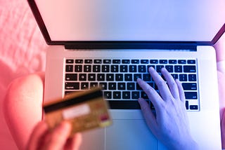 8 Money Experts on How to Curb an Online Shopping Habit